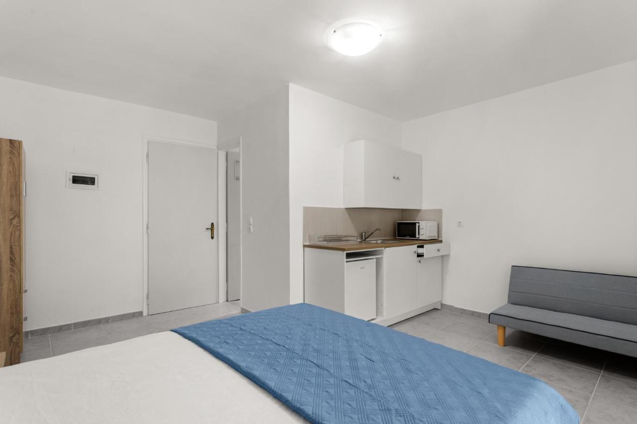Nikolas Apartments Stoupa Lévktron Exterior foto